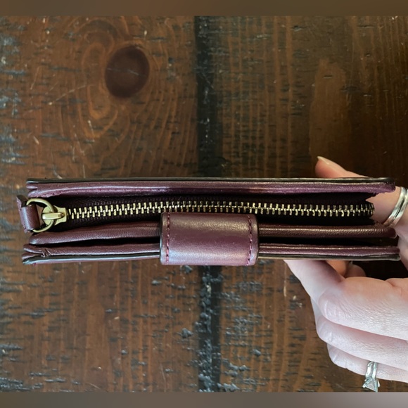 Vintage Coach smooth leather wallet in Burgundy EVC~ - Picture 14 of 16